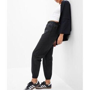 GAP FIT lustre windbreaker jogger in black size XXL